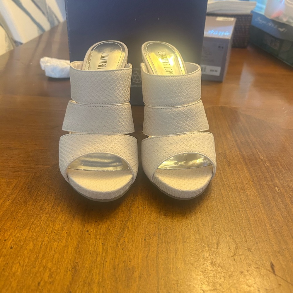 Jennifer Lopez Cream Textured Mules